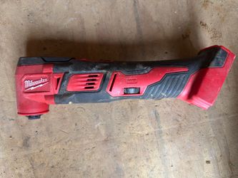 Milwaukee M18 Cordless Oscillating Multi-Tool
