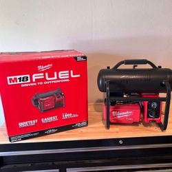 Milwaukee M18 Fuel Brushless 2 Gal. Electric Compact Quiet Compressor (Tool Only)