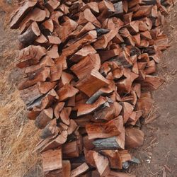 Dry Seasoned Oak Firewood For Sale (DELIVERY AVAILABLE)