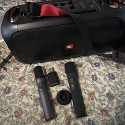 $200_Jbl party box on the go+2jbl microphones