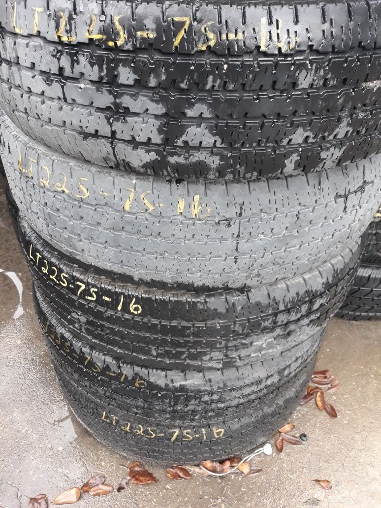 LT225-75R16/2257516 Firestone 10 ply Used Tires ; price is for the set and includes instalation at your location!