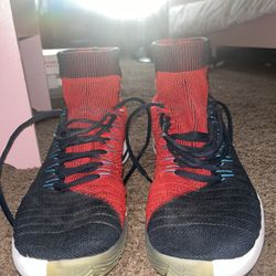 Size 13M Nike Hyperdunk Flyknit 2016 - Pre Owned, No Box