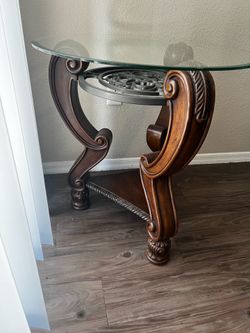 Corner table and center table