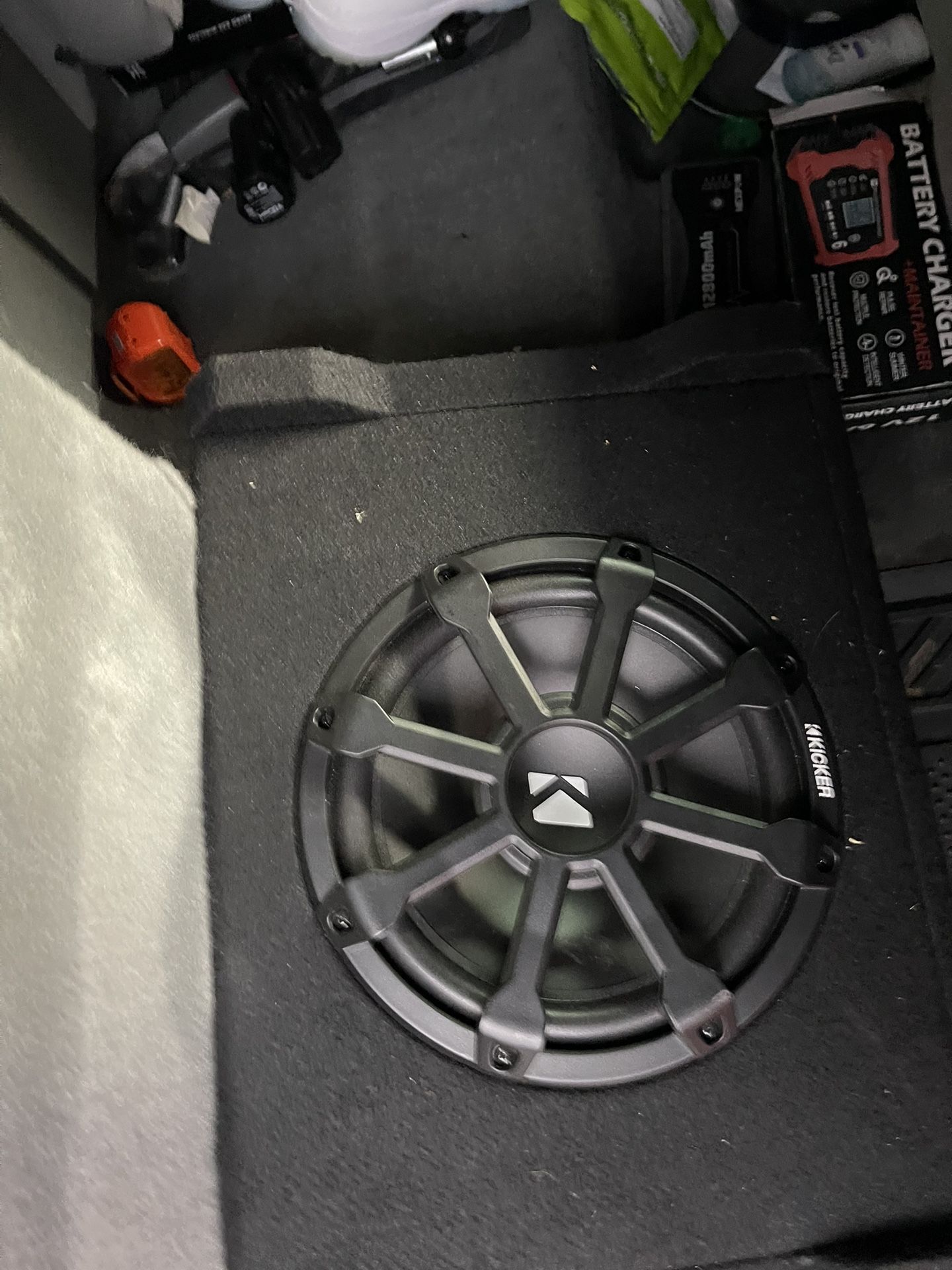 Kickers 10 Inch Subwoofer With Enclosure