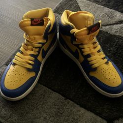 Nike air Jordan high top boys 2.5Y