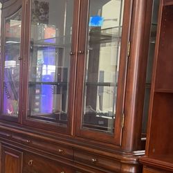 Lighted Mahagony China Cabinet