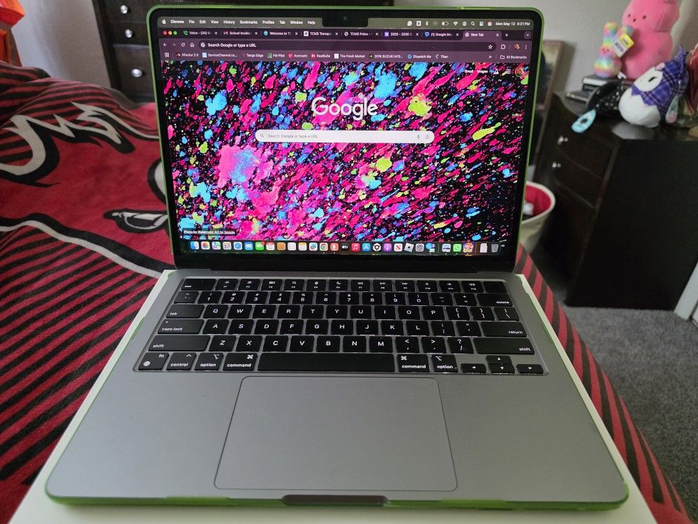***MacBook Air (M2, 2022***