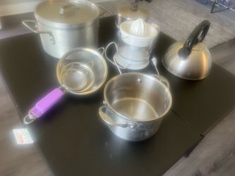 Tengo una bolsa de trastes para la cocina  disponibles