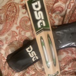 DSC Adults Cricket Bat Crafted British New With Case 