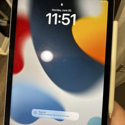 iPad 10.9 Inch With Apple Pen 
