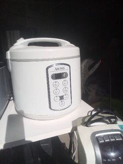 Aroma Digital Rice Cooker 15.00 obo