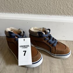 NEW Oshkosh Shoes Size 7