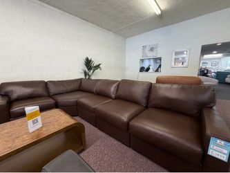 Radley 5Pc leather sectional with chaise