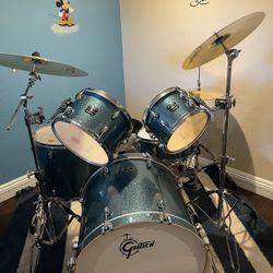 BASICALLY NEW GRETSCH DRUMS only kit!!