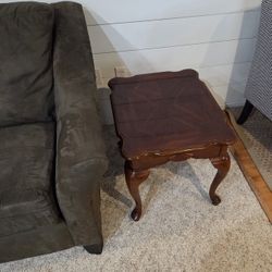 Queen Anne Style End / Side Table