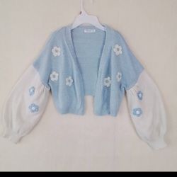 Girl's Oversized Cropped Balloon Sleeve Sweater Size 8-9 Year in Blue, White