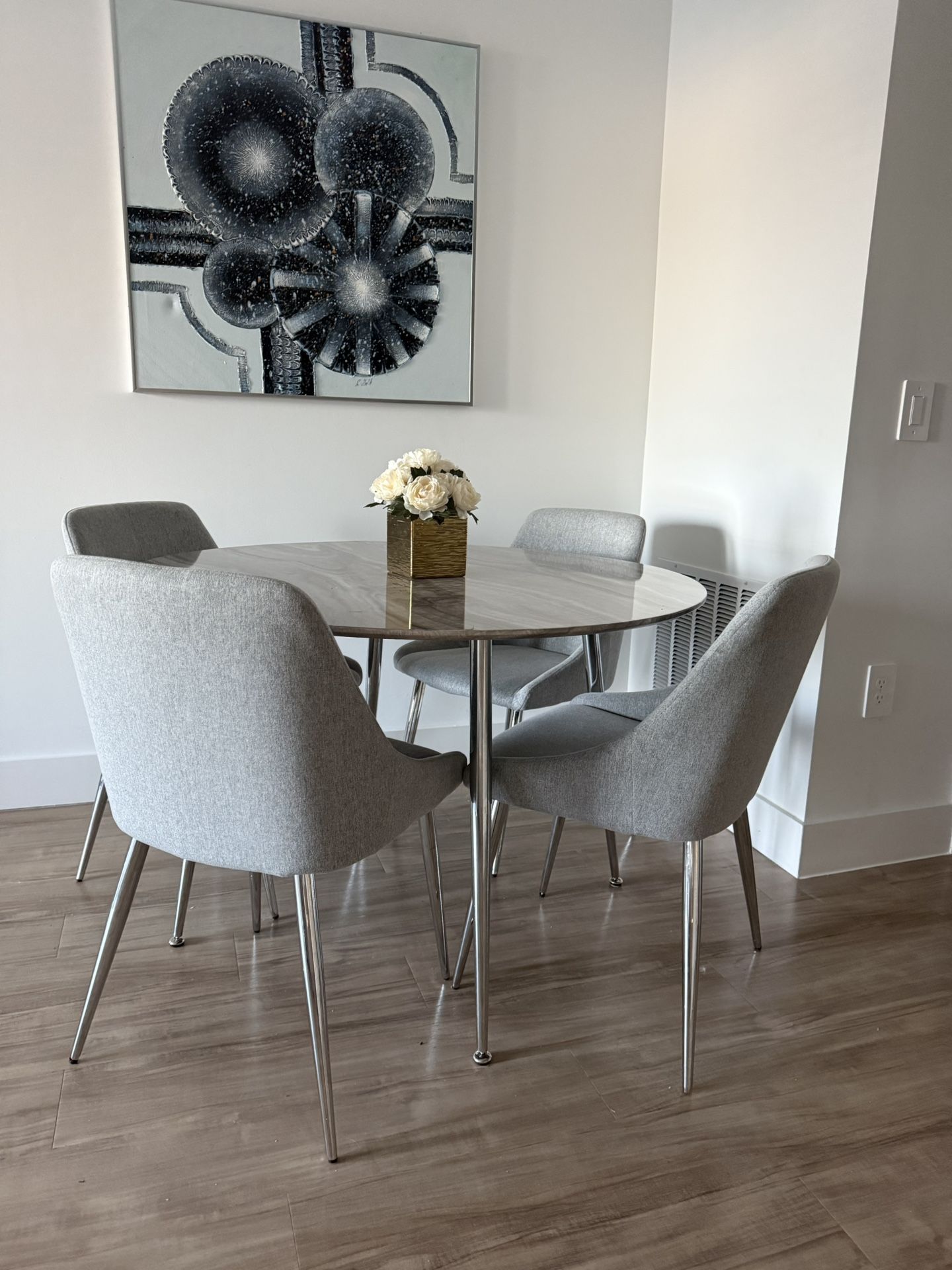 Table and 4 Chairs Set