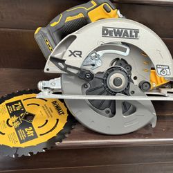 Great Option Now♨️DEWALT 20-Volt MAX 7-1/4 in. Cordless Circular Saw (Tool Only)