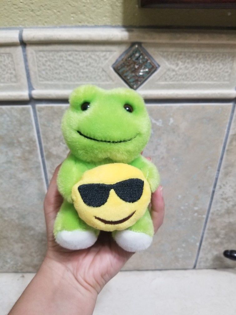 Small Frog Plushie
