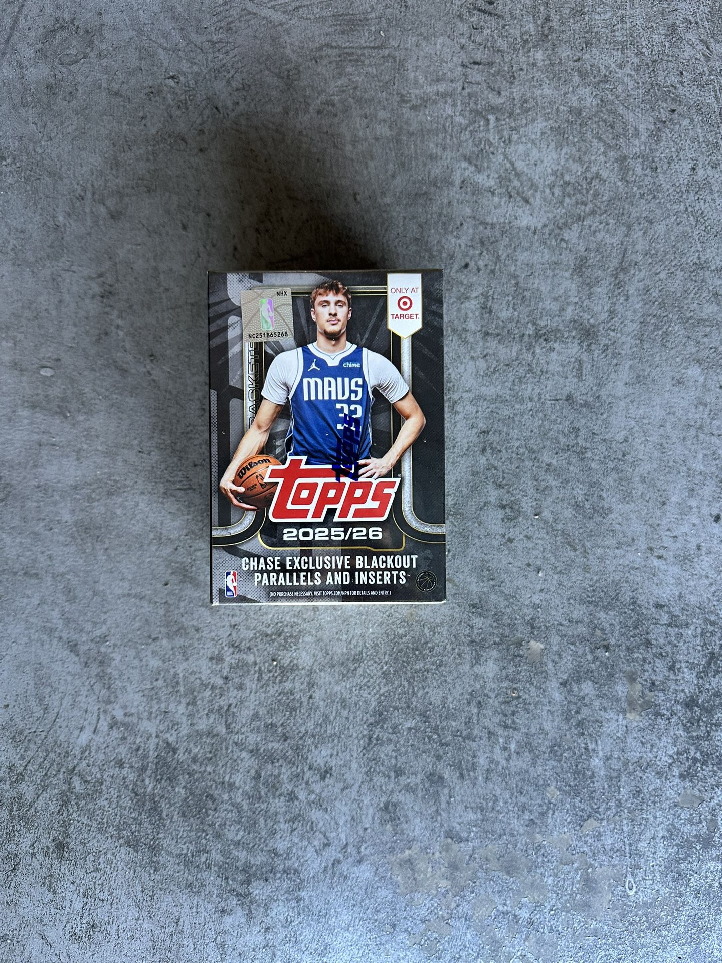 Topps Blackout Target Exclusive Blaster 2025-26