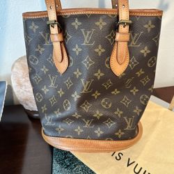 Authentic LOUIS VUITTON Bucket Bag 