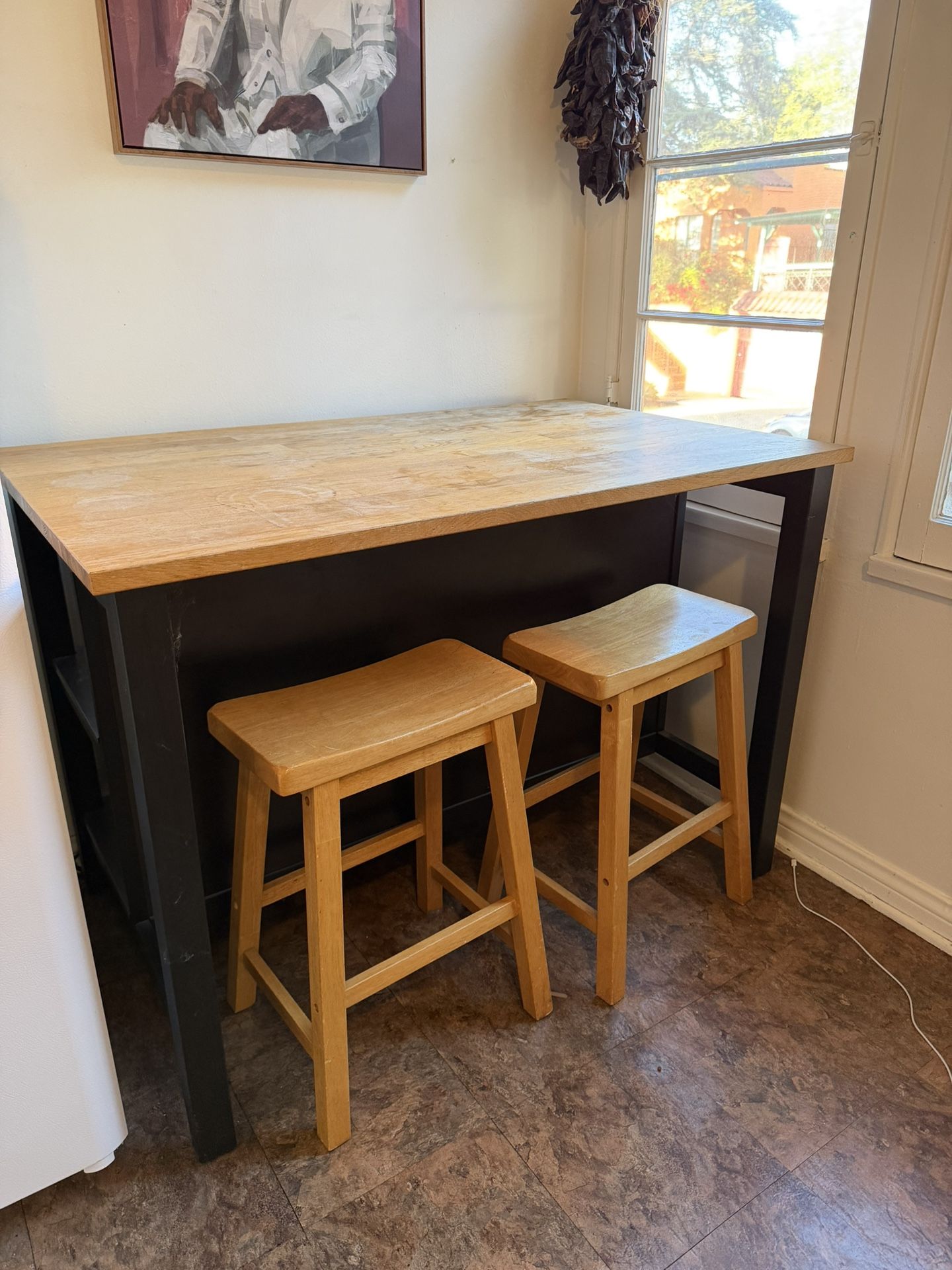 Kitchen Counter With Stools