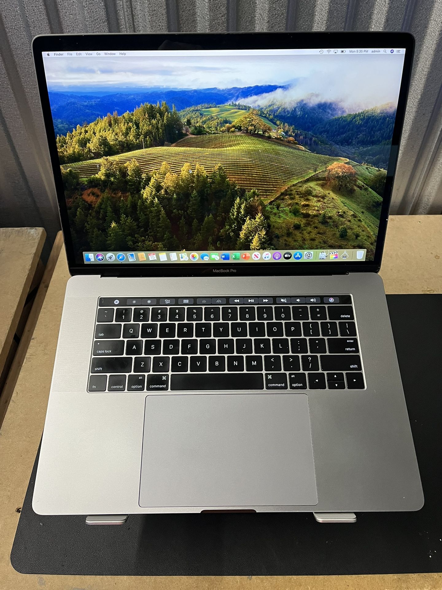 Apple MacBook Pro 15” TOUCHBAR 3.1GHz 16GB 2TB SSD Ton of Software Summer ☀️ Sale