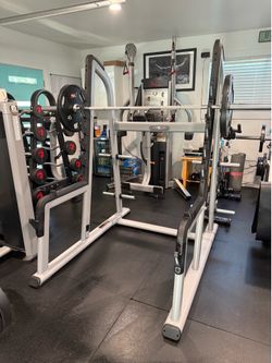Precor Discovery Squat Rack