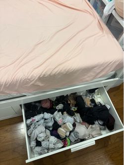 Day bed gently used as good as new