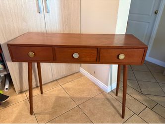 Mid Century Modern Console / Entry Table - Excellent Condition