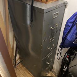 4 Drawer File Cabinet 