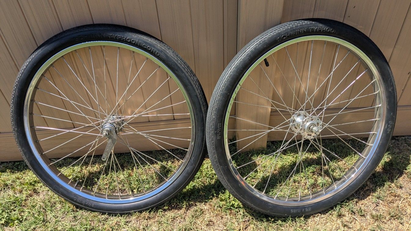 Schwinn 26 in S2 Wheels With Typhoon Cord Tires