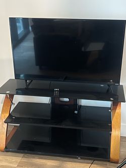 TV / TV Stand