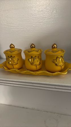 Tea cups