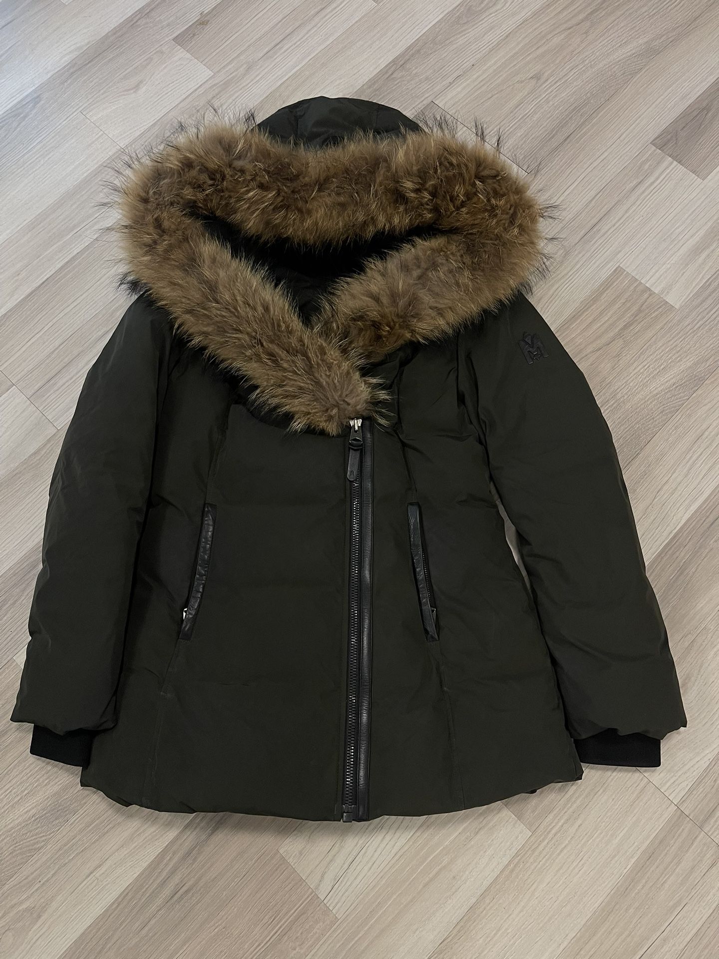 MACKAGE ADALI HOODED NATURAL FUR DOWN COAT IN ARMY PRELOVED-EXCELLENT CONDITION ADALI is a Recycled Down Coat