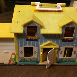 Vintage Fisher Price Dollhouse - Play Family House