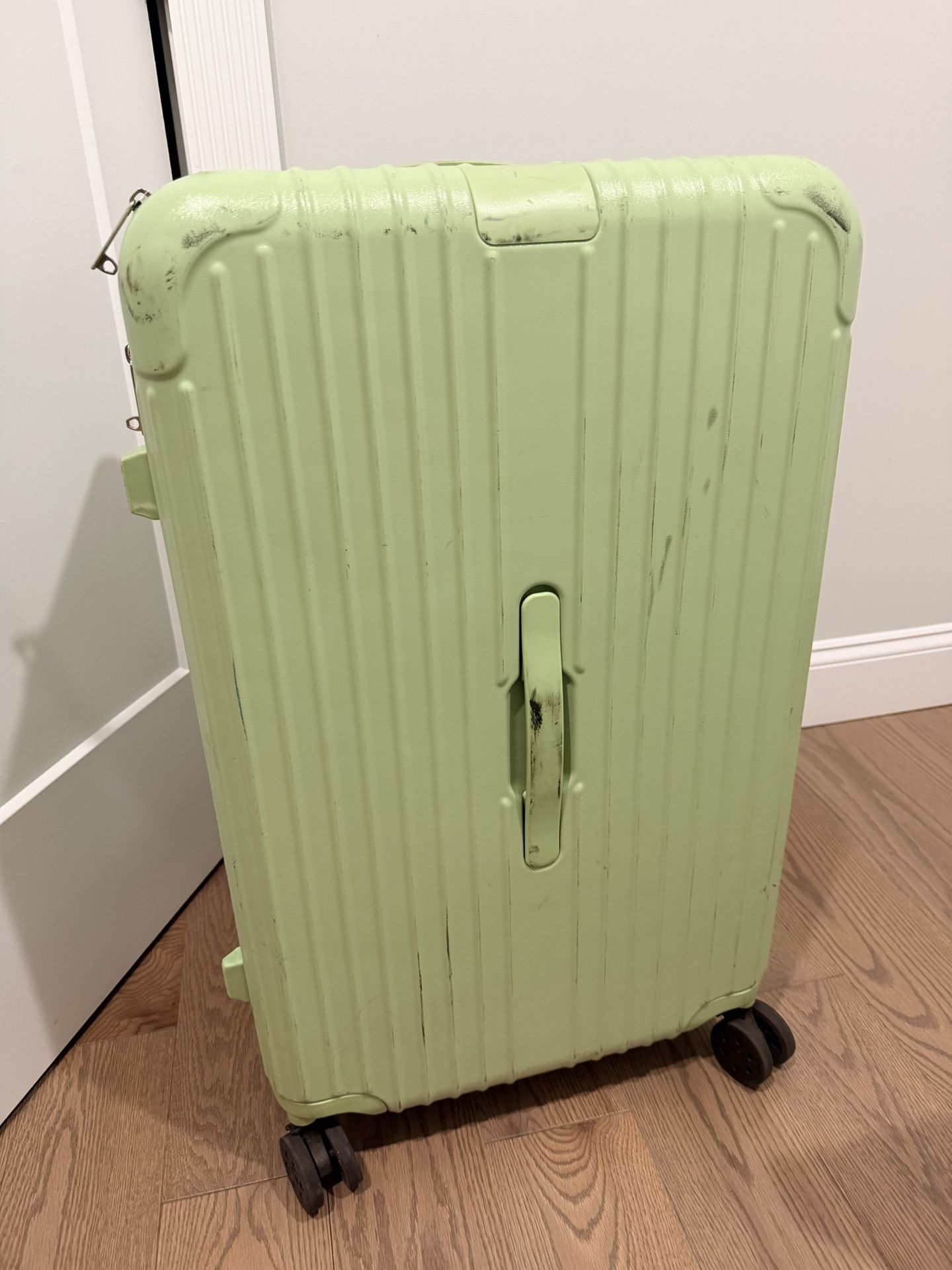 28 Inch Check In Suitcase