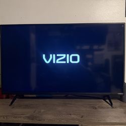 Vizio 40” Smart TV – (Includes Remote ) - NEW