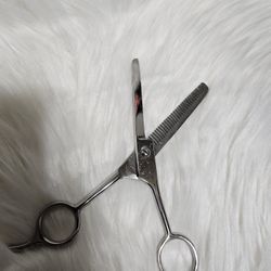 barber's thinning shears