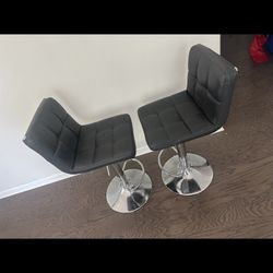 2 Barstools 