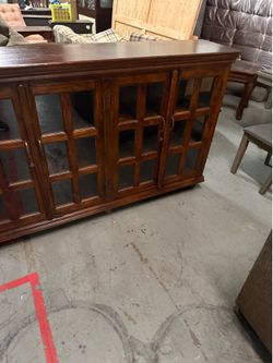 Entertainment stand/Server