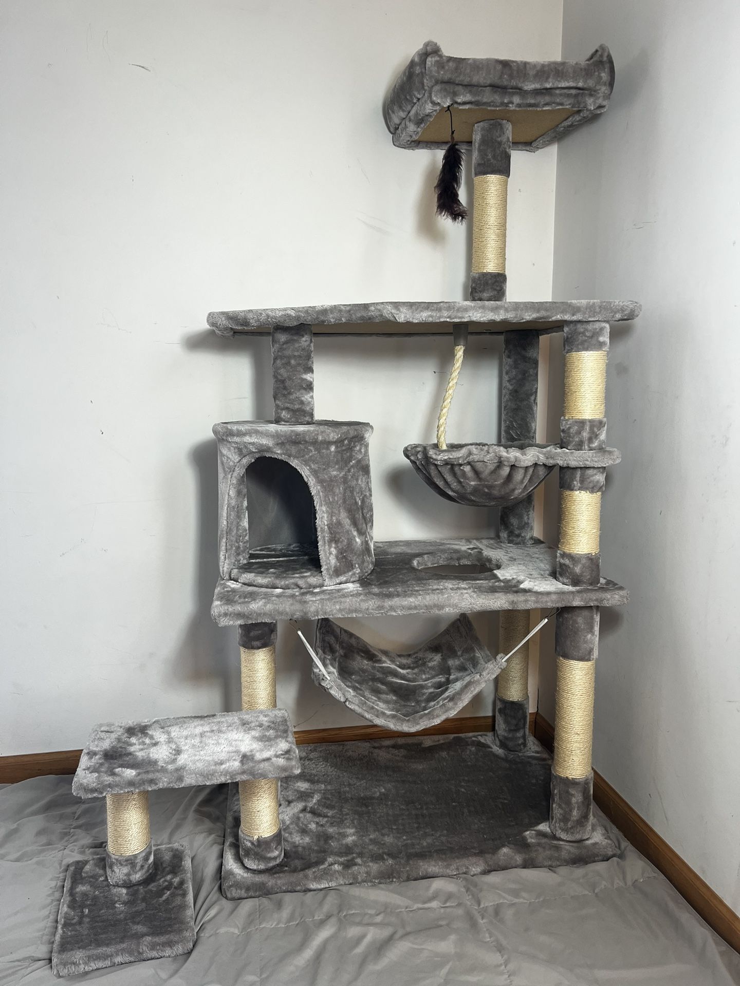 Gray Extra Large Multi-Cat Cat Tree 
