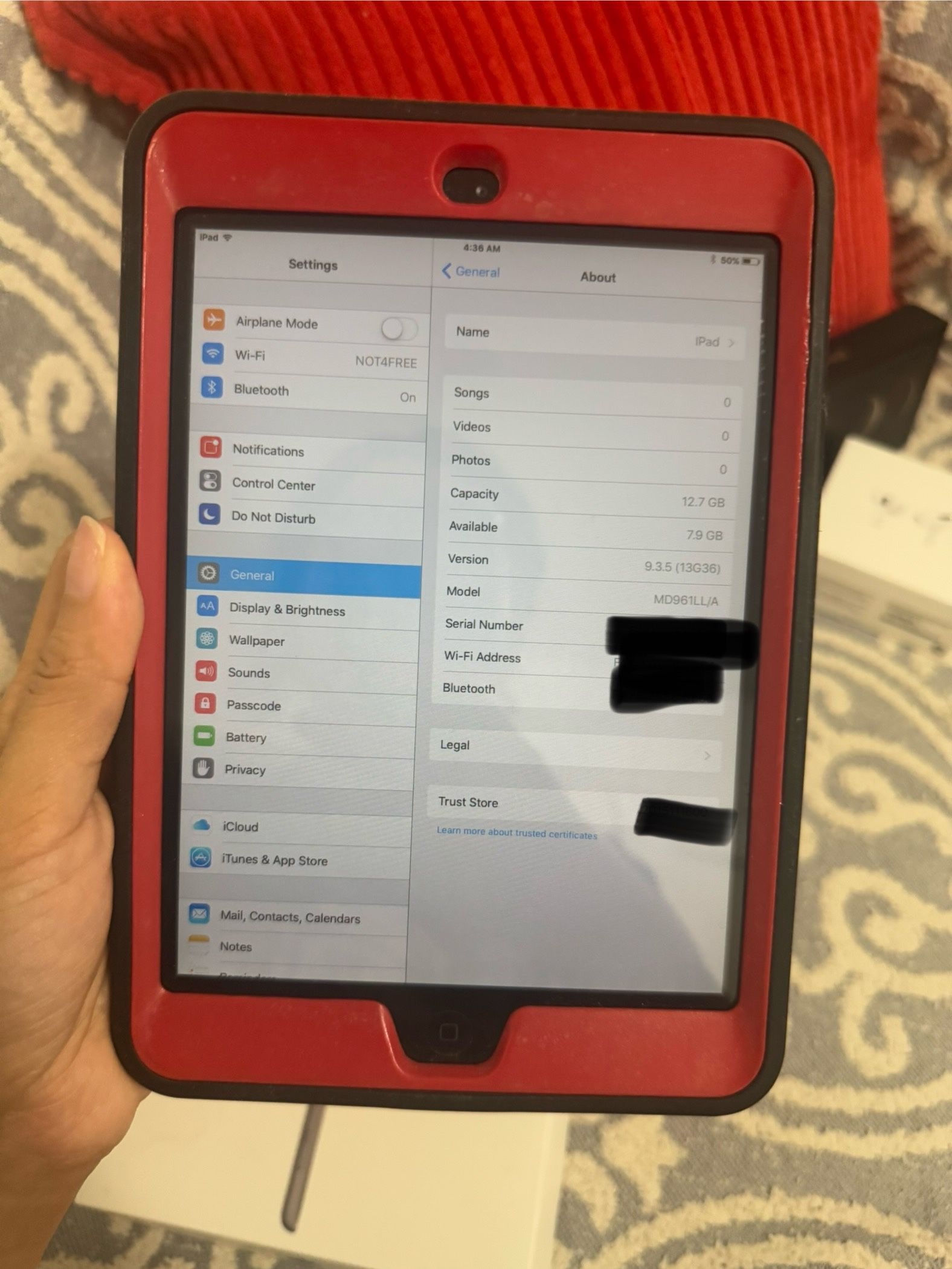 Apple iPad Mini MD961LL/A 7.9" with case bundle 3rd Generation 12.7 Gb TESTED