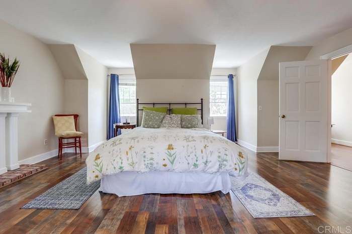Free Queen metal headboard & Frame