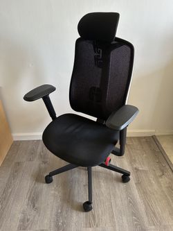 Herman Miller x Logitech G Vantum Gaming Chair – Black / White