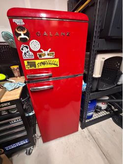 Galanez 10 Cu Ft Retro Fridge