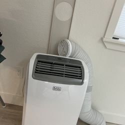 Black Decker Smart Potable Air Có tổng