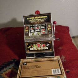 ♥️♥️♥️ A Mini Slot Machine A Used Money To Play You Would Love It 💓💓💓