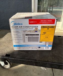 Midea 6K BTU 115v Window Air Conditioner with ComfortSense Remote - White