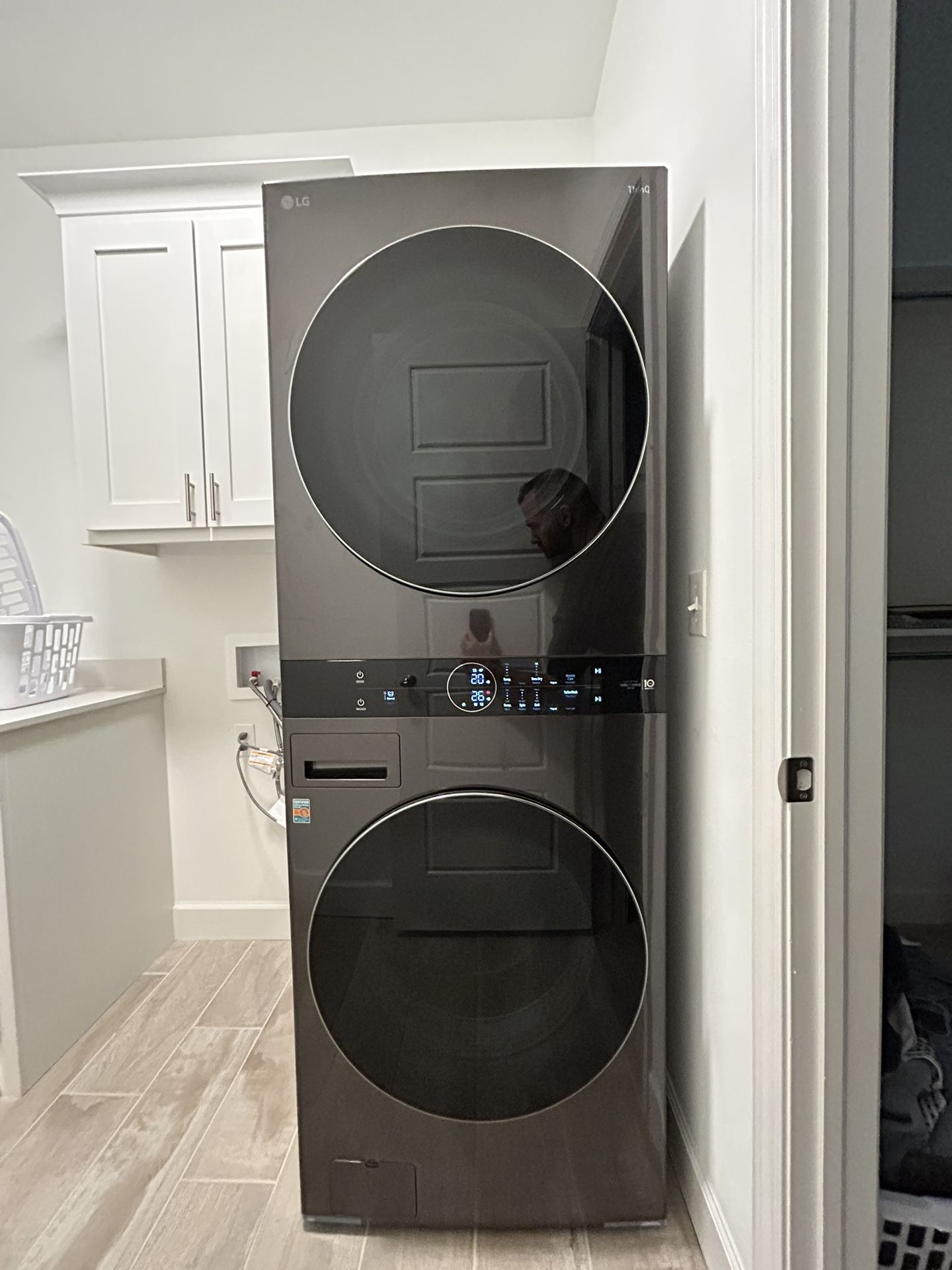 LG ThinQ Washer/Dryer (Gas)